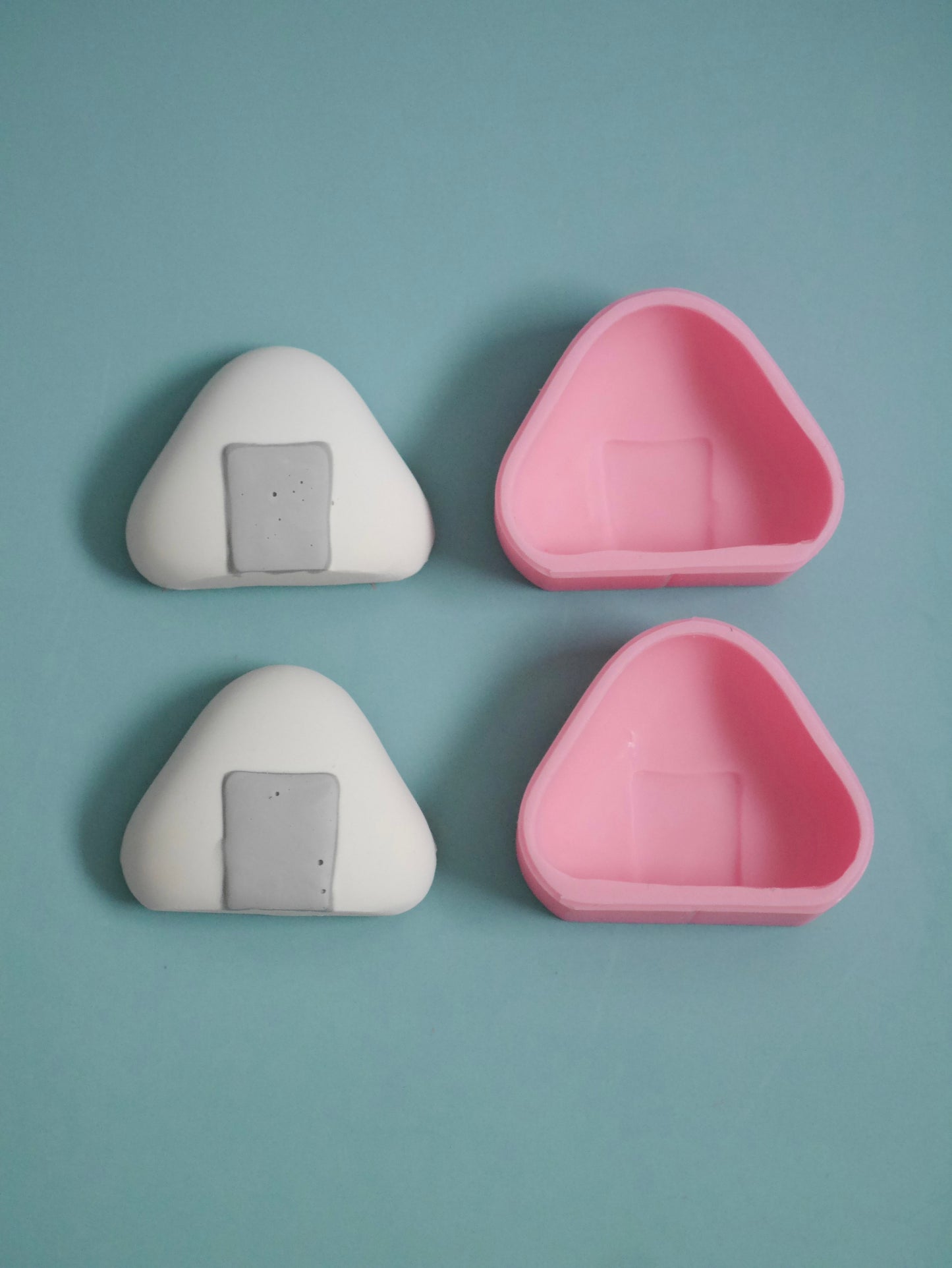 Onigiri Mold (Magnetic Card Stand)
