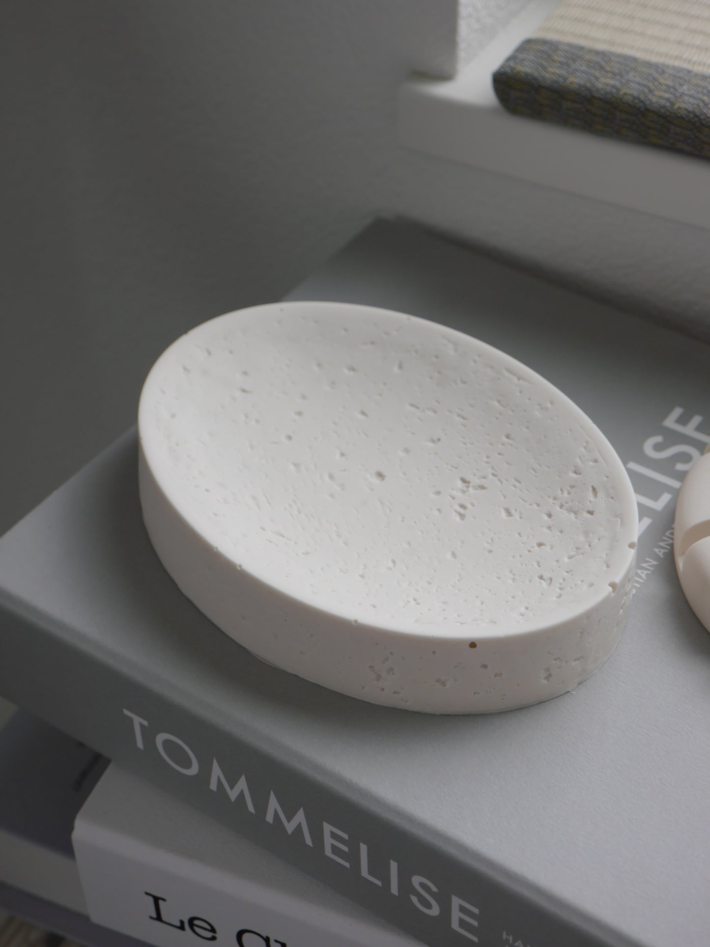 Marble-Style Round Tray Mold
