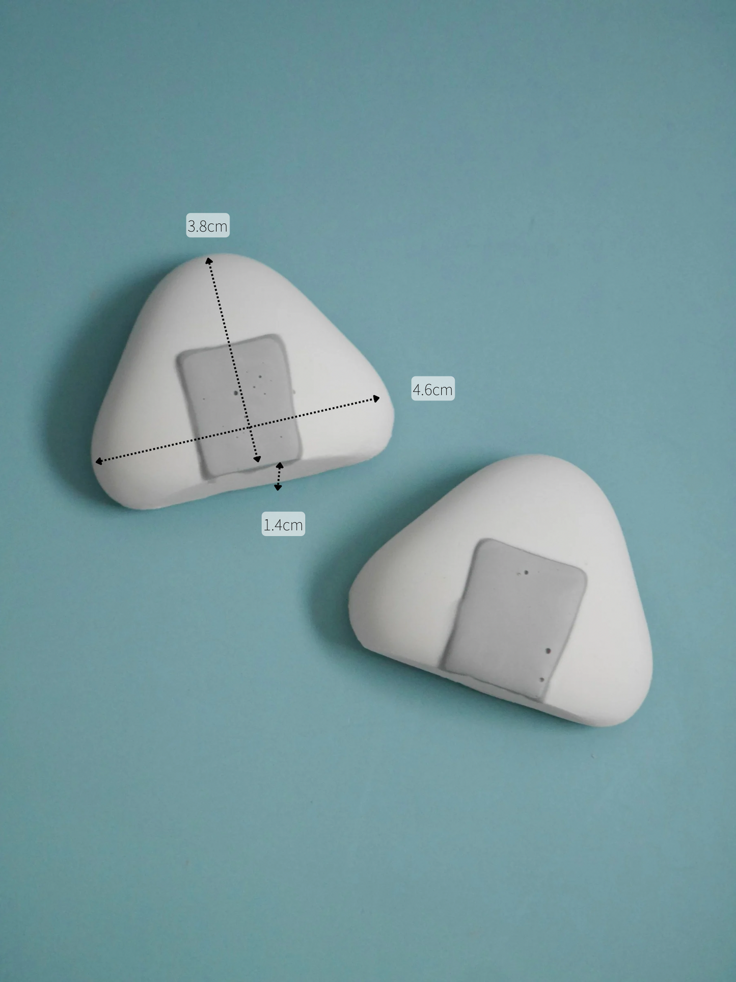 Onigiri Mold (Magnetic Card Stand)