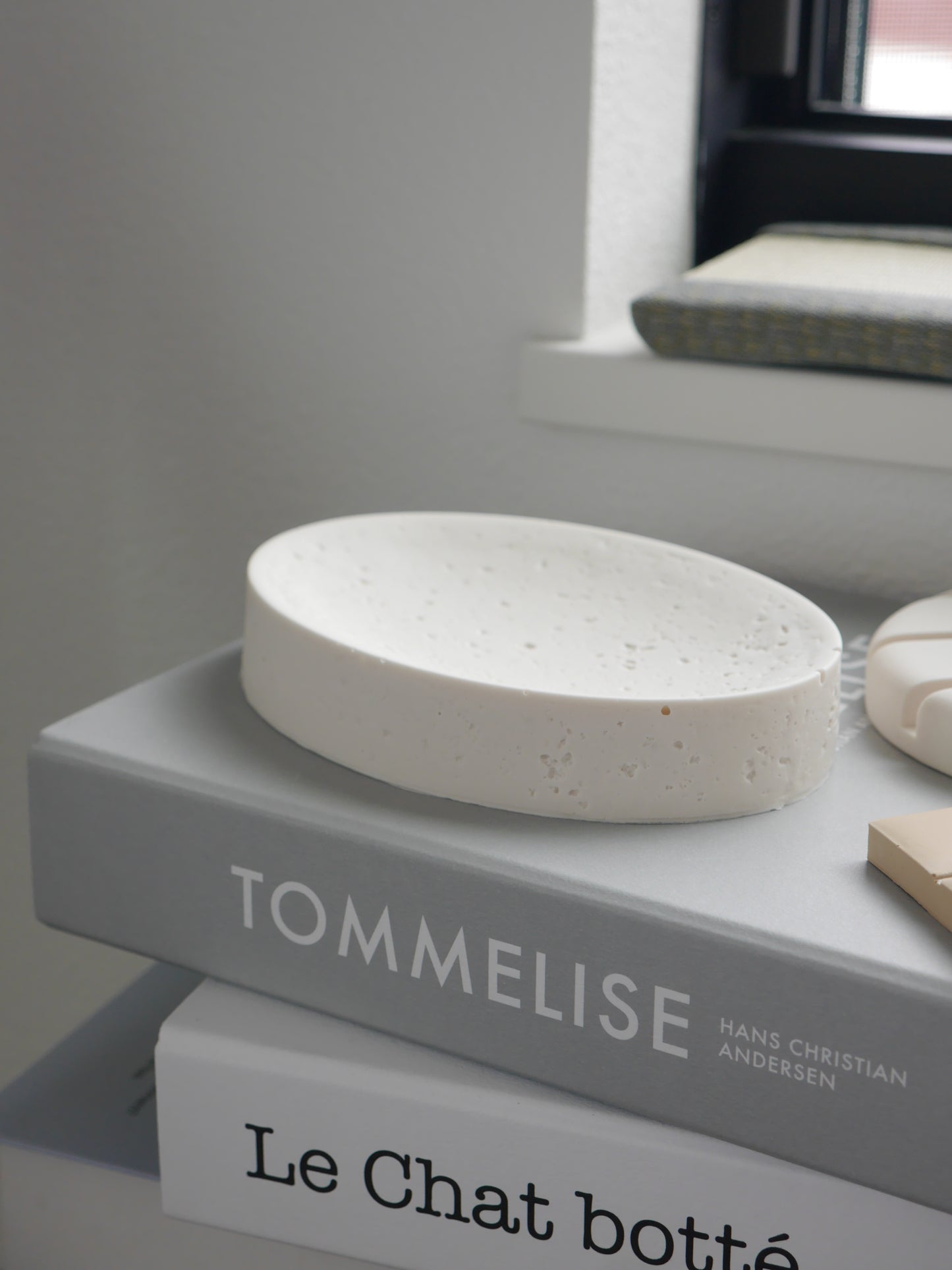 Marble-Style Round Tray Mold