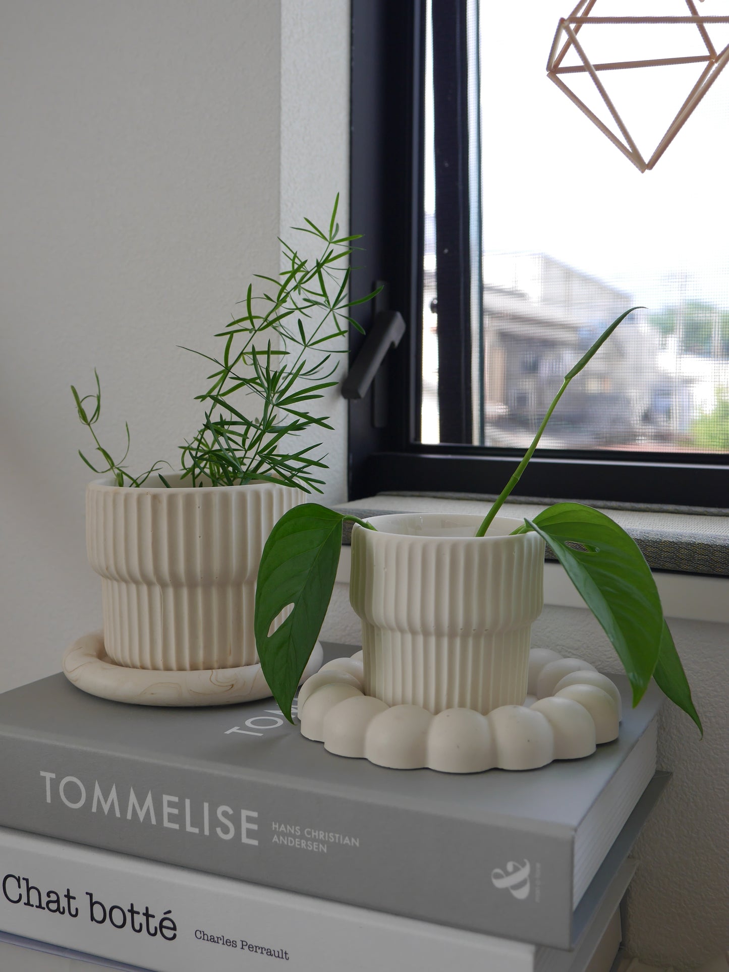 2-Way Plant Pot – Mini, Carved Groove Pattern