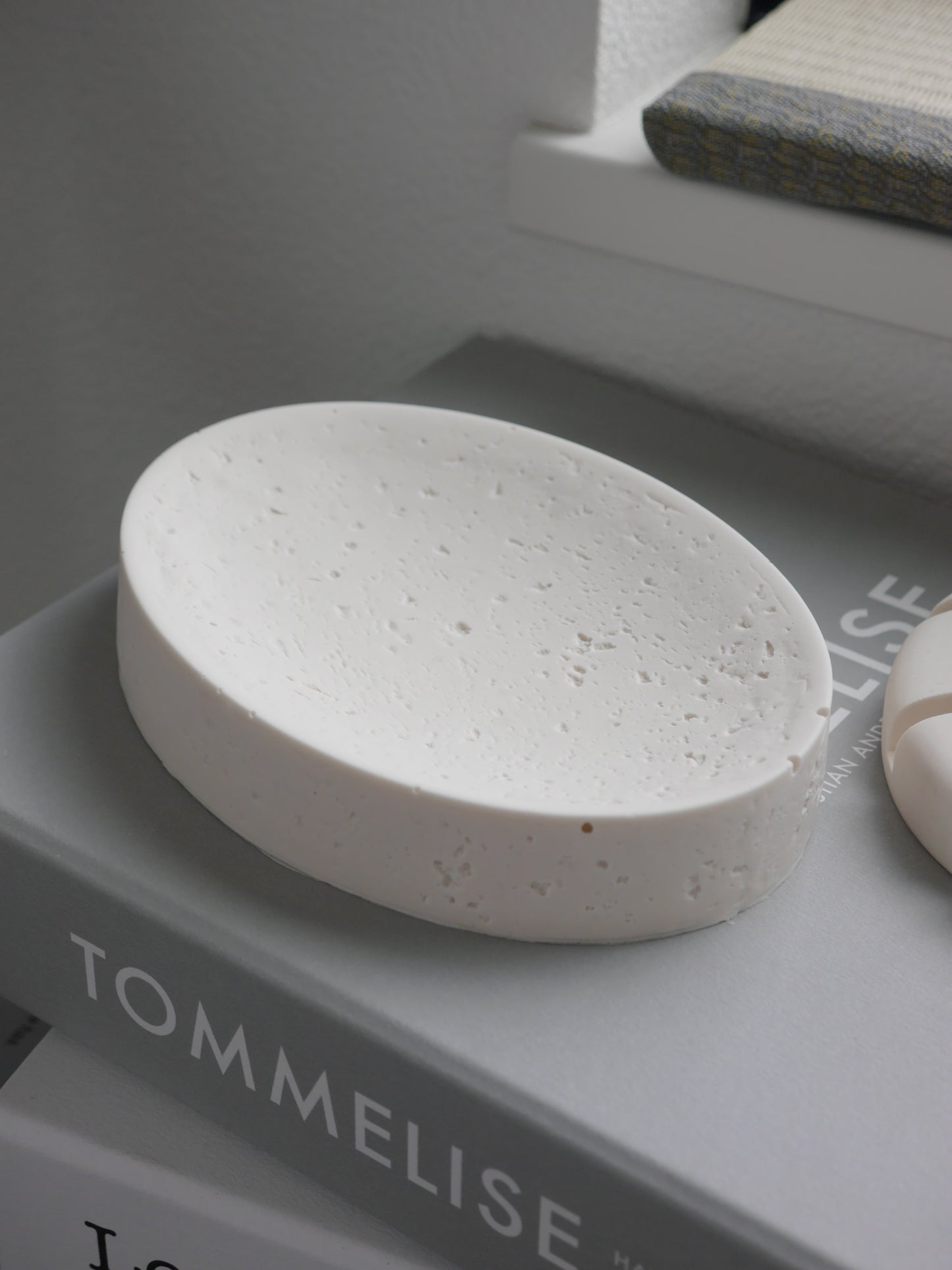 Marble-Style Round Tray Mold