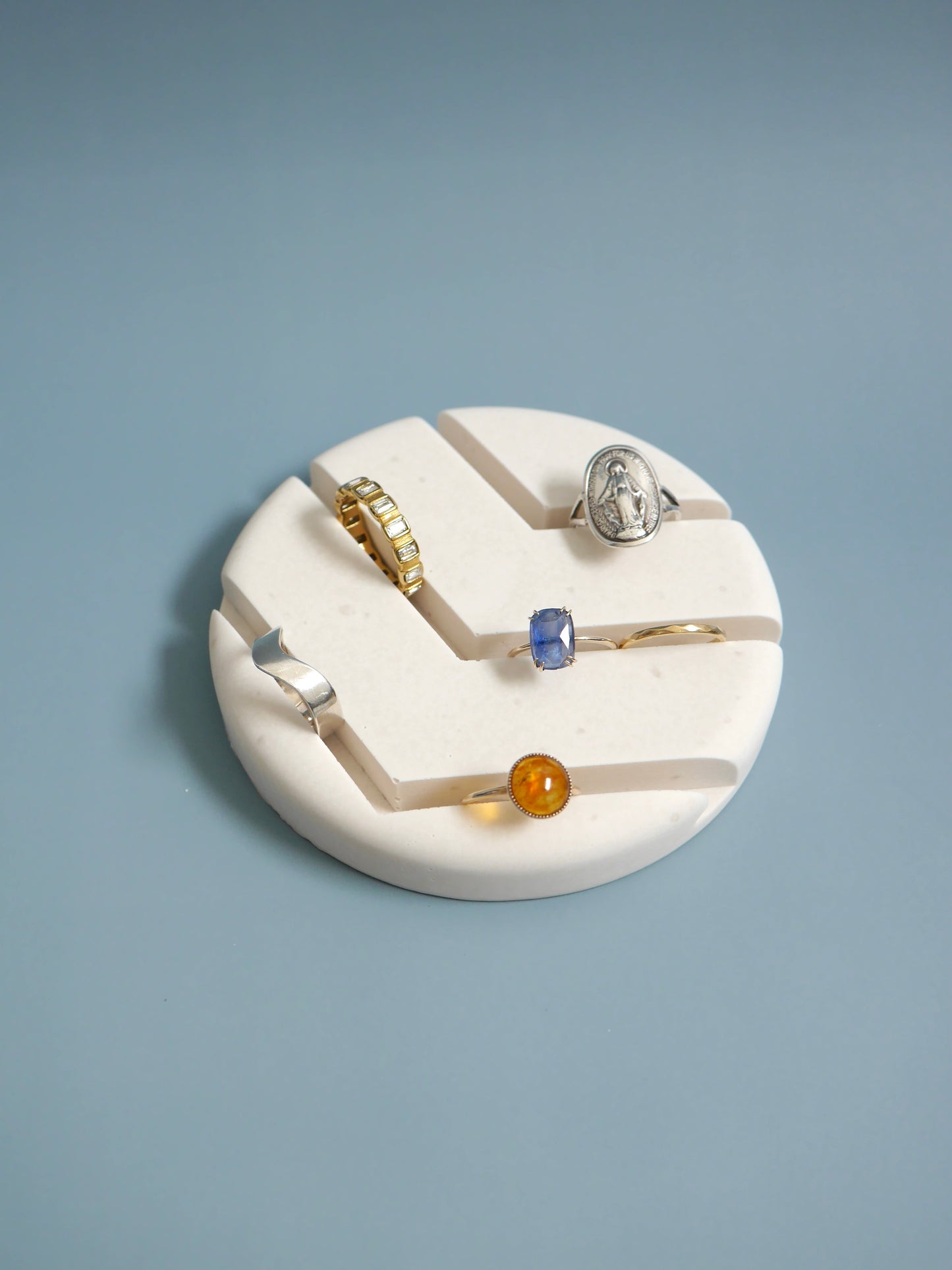 Circle V-Shape Ring Holder Mold