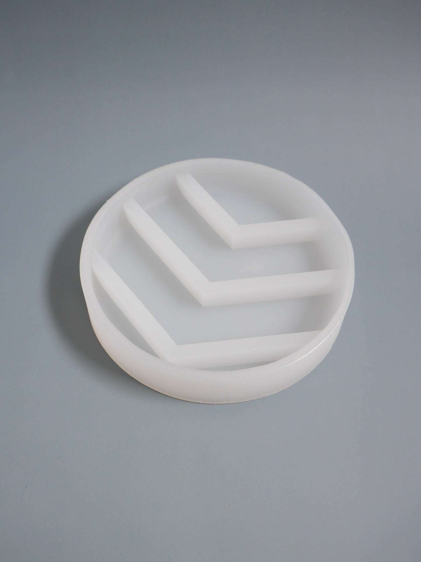 Circle V-Shape Ring Holder Mold