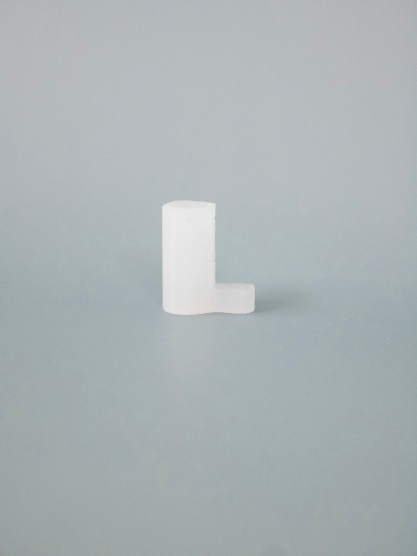 Wall-hanging hole mold
